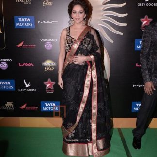 Celebrity Madhuri Dixit Black Saree at IIFA Awards-0